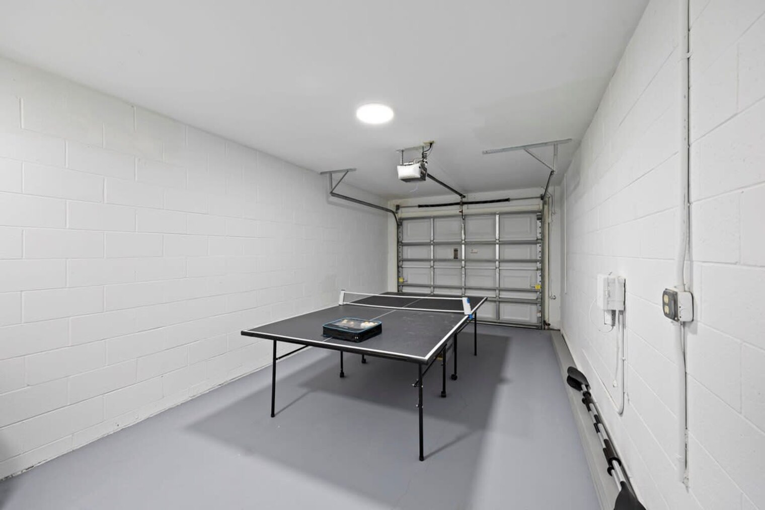 Building Photo - 215 Cherie Down Ln