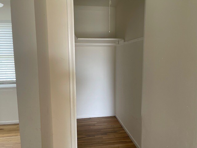 Building Photo - 14225 Riverside Dr