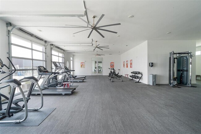 Building Photo - 4361 S Congress Ave