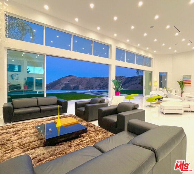 Building Photo - 80 Saddlebow Rd