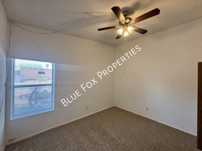 Building Photo - 7551 E La Cienega Dr
