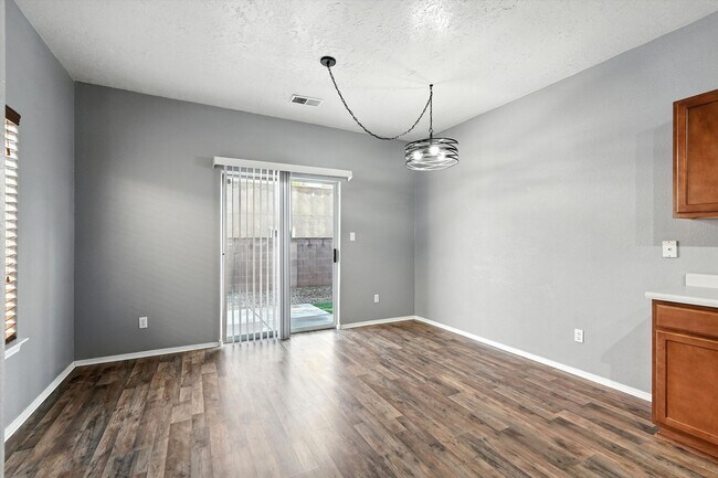 Building Photo - Move-In Ready 3 Bed / 2 Bath Home for Rent...