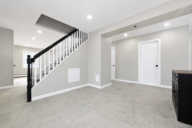 Building Photo - 24 Crag Ln