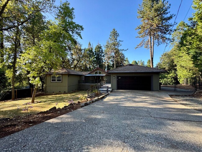 Building Photo - 16694 Marion Way