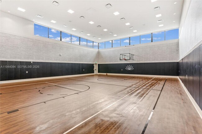 Building Photo - 8525 Crystal Downs Ave