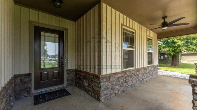 Building Photo - 13 Wheatland Way