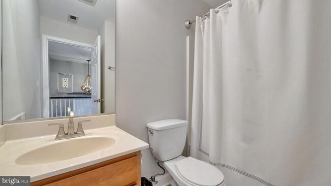 Building Photo - 1833 Drew St