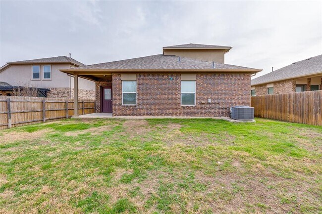 Building Photo - 348 Shiner Ln