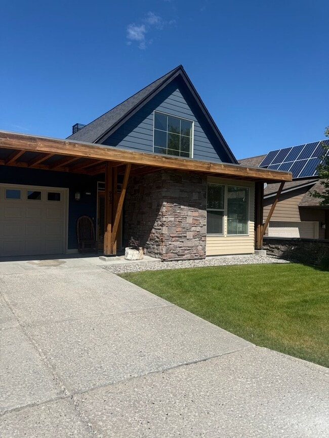 Building Photo - Rare Find- Home for Rent in the Knolls Community