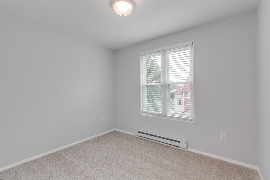 Building Photo - 408 Sherman Ave