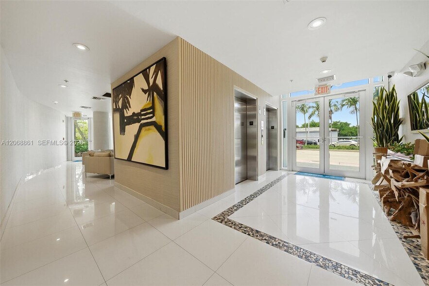Building Photo - 6305 Indian Creek Dr