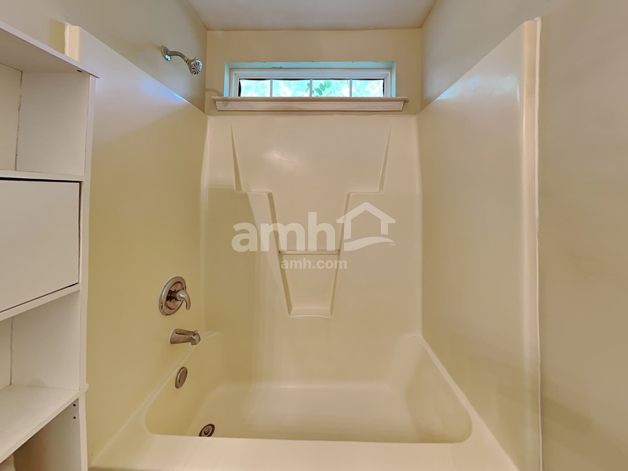 Building Photo - 616 Hanska Way