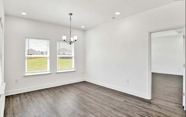 Building Photo - 30872 Semper Dr