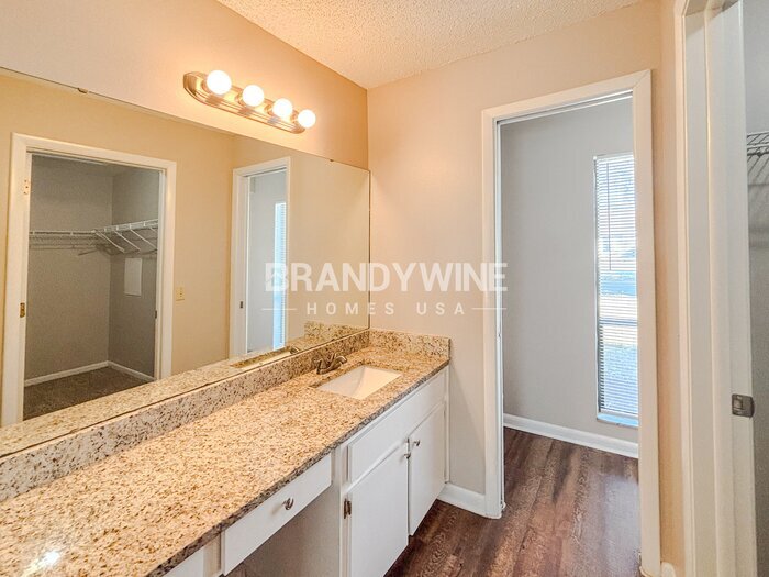 Building Photo - 734 Sandy Creek Dr