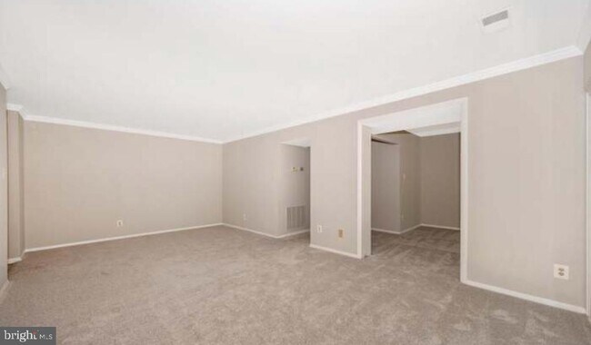 Building Photo - 11305 Commonwealth Dr