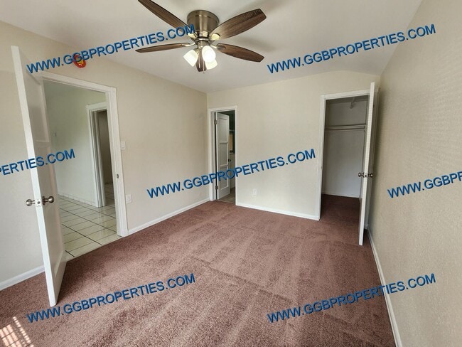 Building Photo - 253/255 E 67th Way