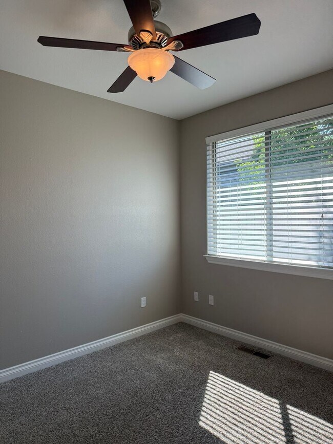 Building Photo - 1317 Cedar Creek Cir