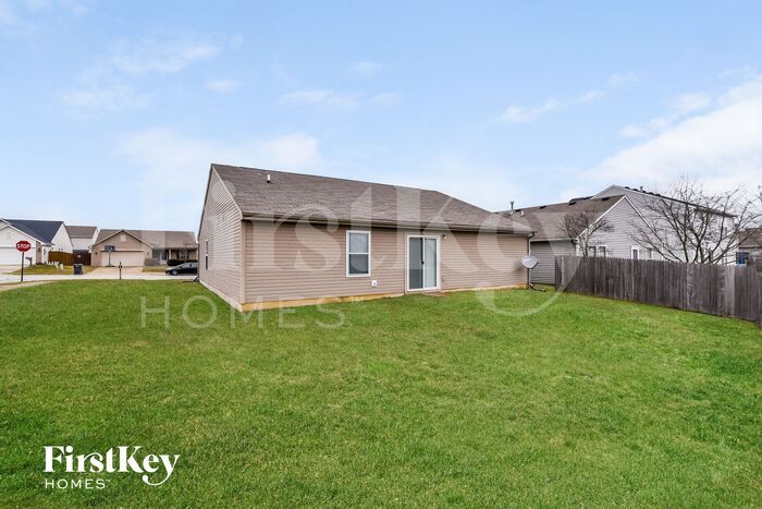 Building Photo - 673 Loon Ln