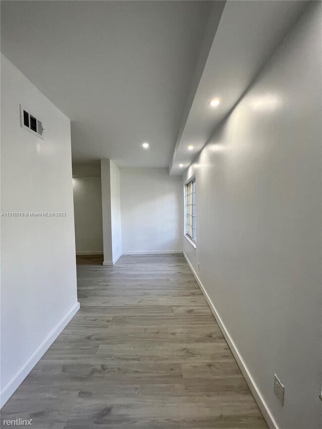 Building Photo - 3 br, 2 bath House - 1336 SW 14th St