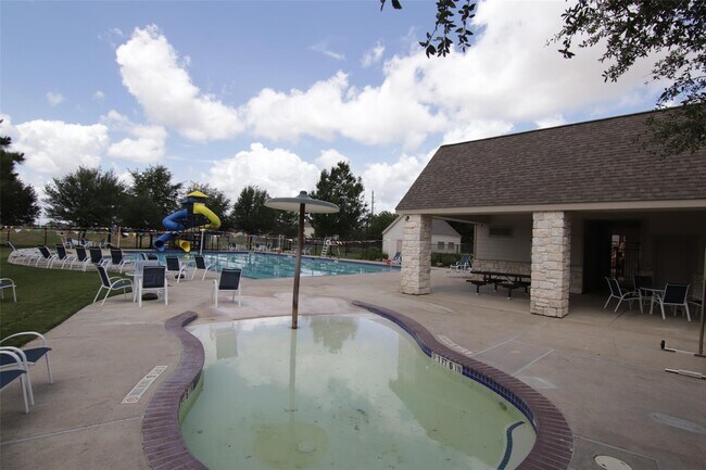 Building Photo - 1907 Benbrook Hollow Ln