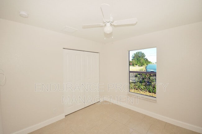 Building Photo - 1025 W 31st St