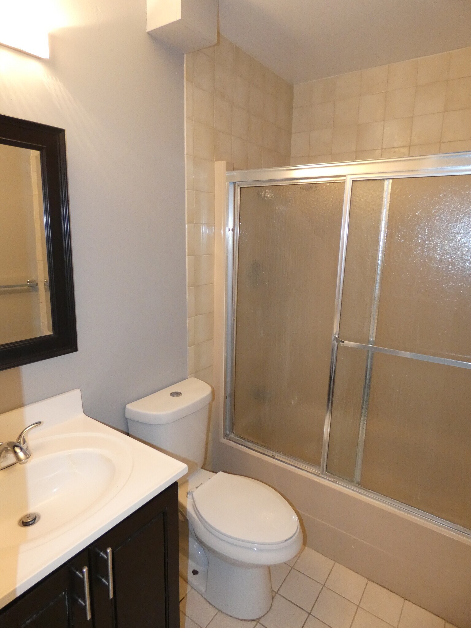 Building Photo - 14212 NE 4th Ave