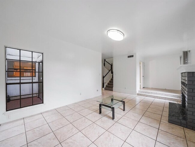 Building Photo - 10616 Bob White Dr