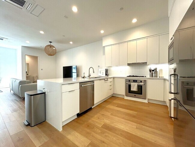 Building Photo - 10917 1/2 Otsego St