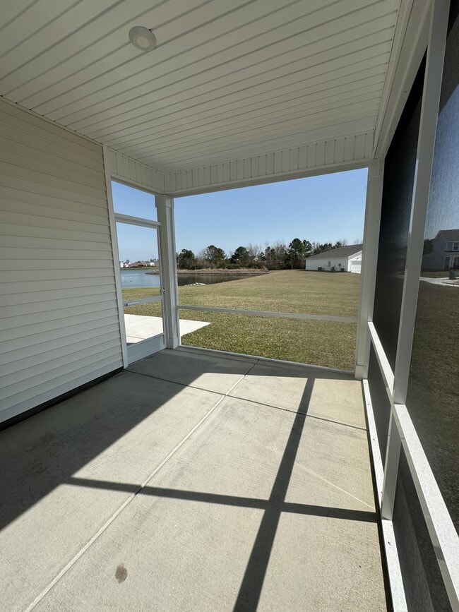 Building Photo - 3067 Visionary Dr