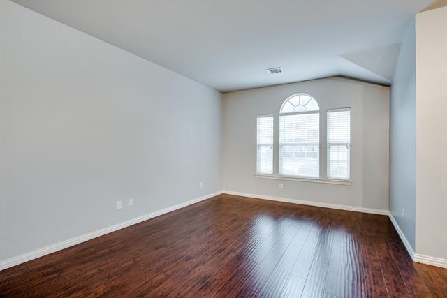 Building Photo - 6940 Willow Crest Dr