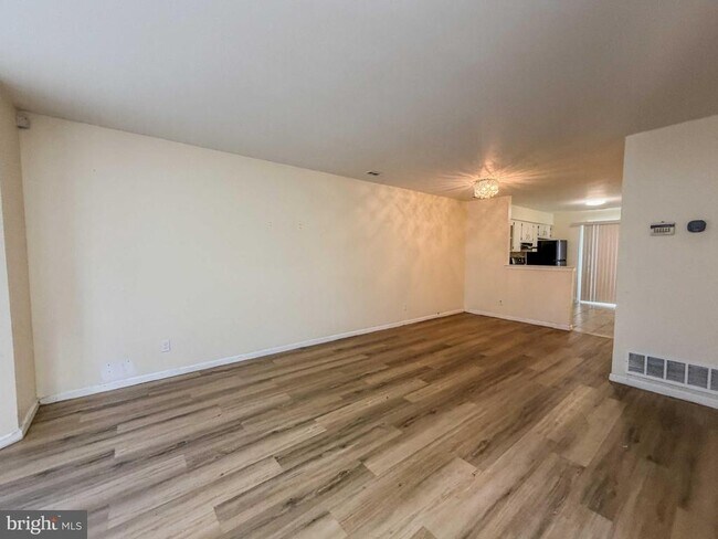 Building Photo - 38 Hopewell Ln