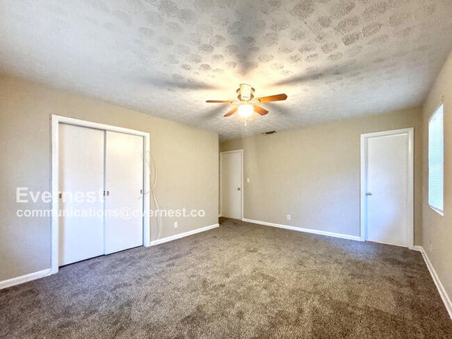 Building Photo - 6657 Blackwood Dr