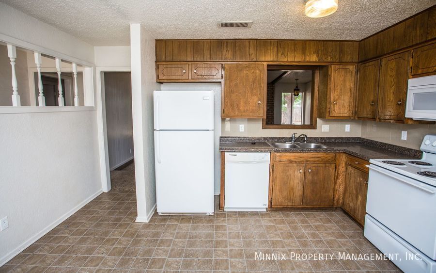 Building Photo - 2325 81st St