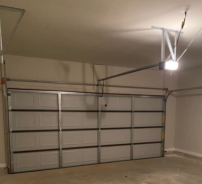 Building Photo - Home for Rent in Jasper, AL...Available to...