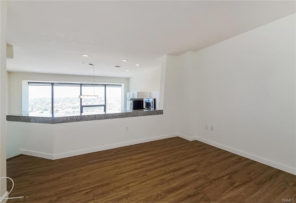 Building Photo - 1100 Wilshire Blvd
