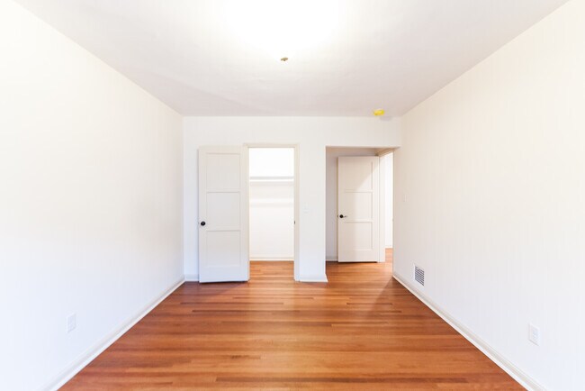 Building Photo - 1066  S Genesee-