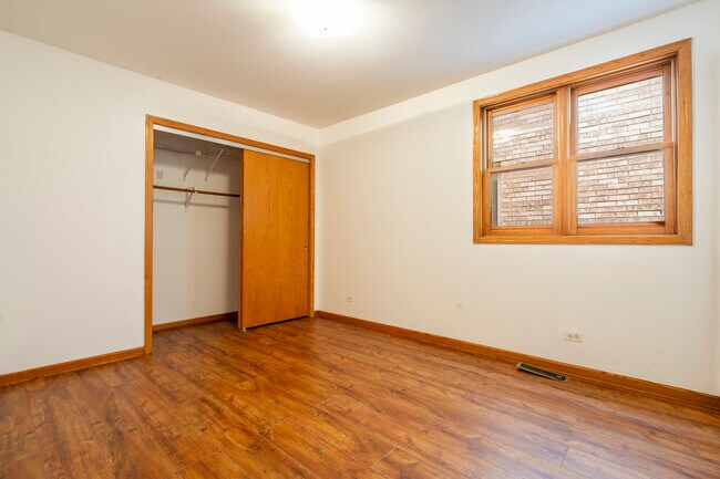 Building Photo - 4101 N Dickinson Ave