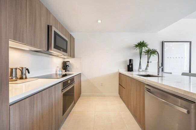 Building Photo - 401 N Birch Rd