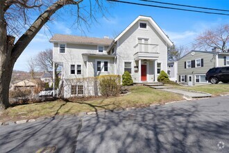 Building Photo - 126 Wayne Ave