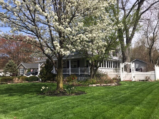 Lambs Landing wide view - 537 Wilder Ave