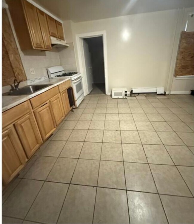 Building Photo - 3 Bedroom House for Rent Germantown