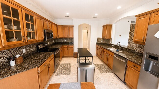 Building Photo - Annual unfurnished 3/2 villa in the Moorings at Edgewater