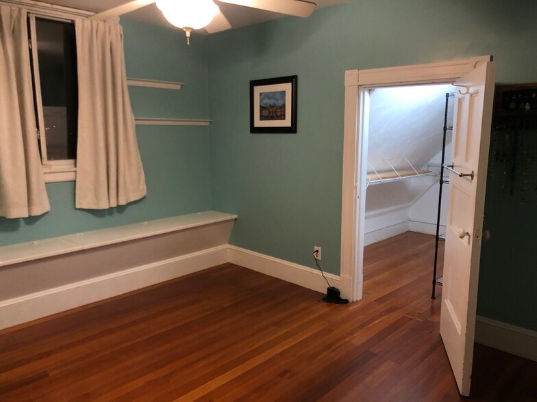 Master Bedroom - 40 Walpole St