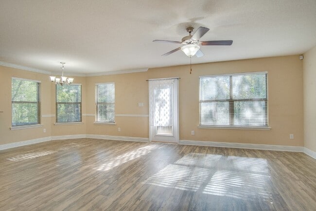 Building Photo - Modern 4BR/3BA Home Near NAS Pensacola – $500 Off Deposit for Qualified Active Duty Military – Pr...