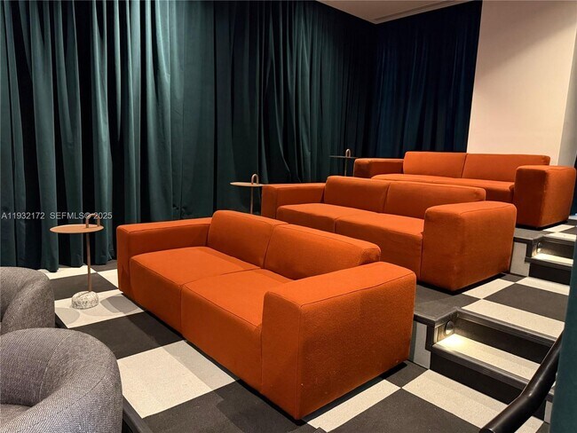 Building Photo - 11 NE 6th St