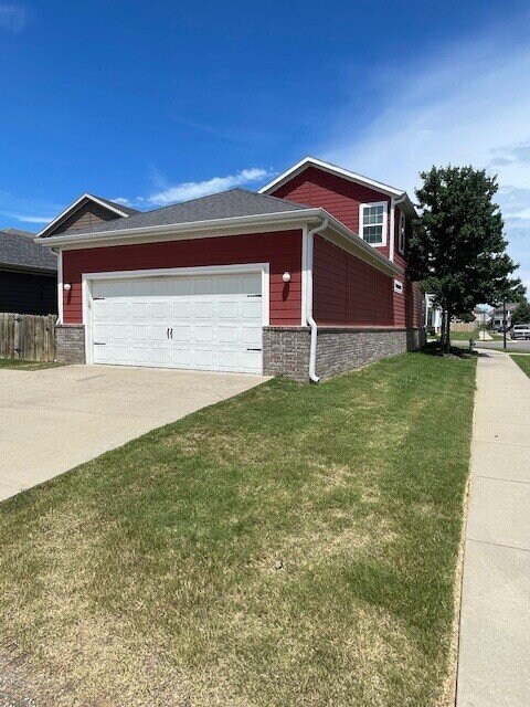 Building Photo - 537 N Keats Dr