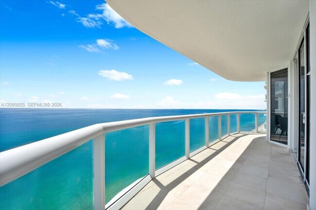 Building Photo - 6365 Collins Ave