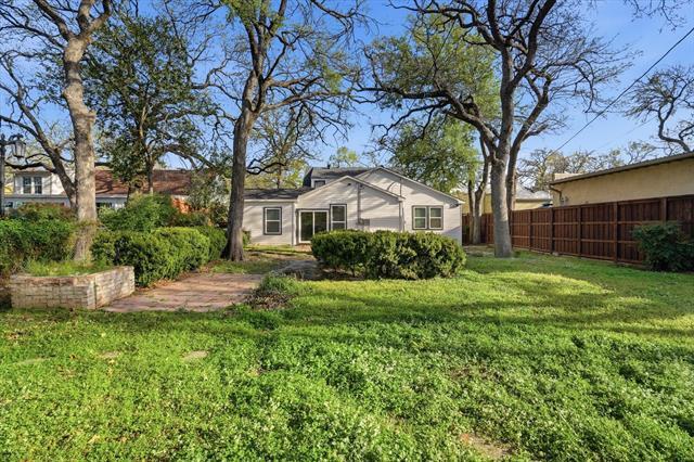 Building Photo - 2228 Goldenrod Ave