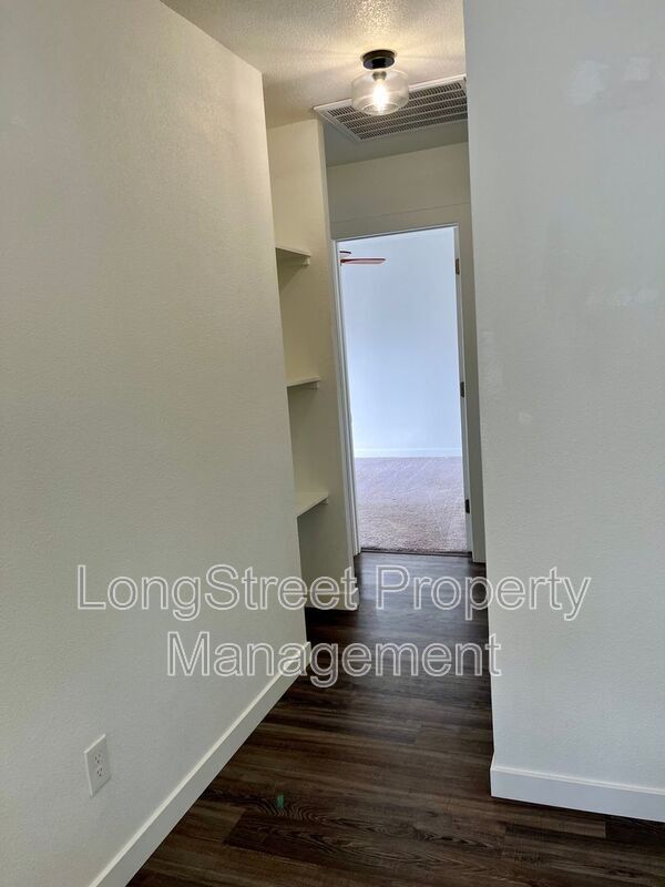 Building Photo - 7343 SE 84th Ave