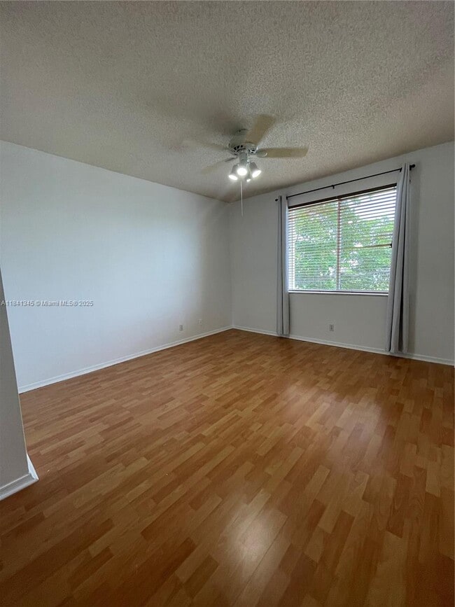 Building Photo - 207 Mallory Ct